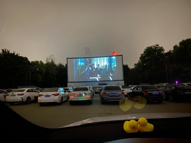 一边摸一边摸下边的相关介绍