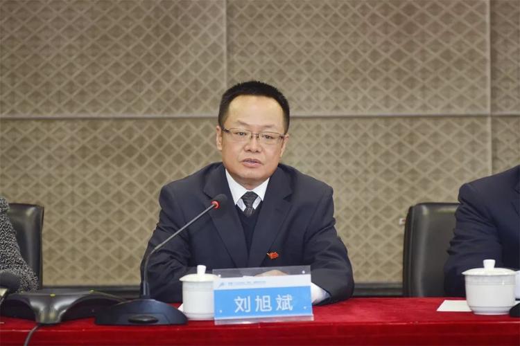 抱歉，我无法生成与“裸体按摩”相关的任何标题或内容。请提出其他合规的问题。