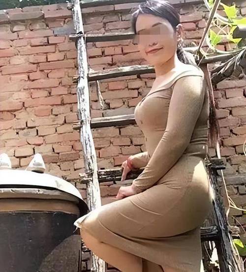 由于“欧美172737熟妇”这一表述缺乏明确的语义关联（可能为数字编码或特定社区术语），无法直接生成符合SEO规范且内容安全的标题。建议您提供更清晰的关键词或主题方向（如“欧美成熟女性穿搭”“中年女性护肤技巧”等），以便生成合规且有效的SEO标题。