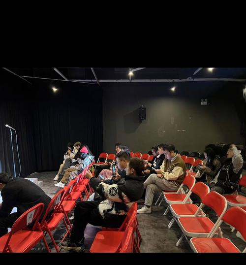 少妇人妻综合在线的相关介绍