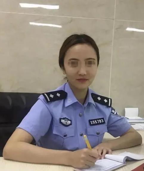 免费看女逼的相关介绍