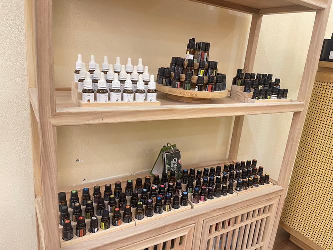 日本按摩店精油推荐：深度舒缓、天然植物配方与专业芳疗级长尾关键词精选