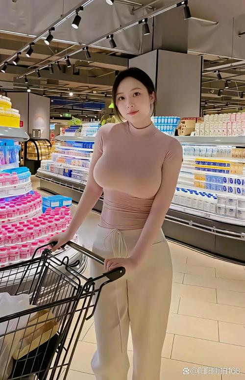 美女老师被上的相关介绍