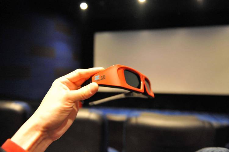 电影院3D眼镜推荐：观影必备，提升3D沉浸感体验（长尾关键词：电影院3D眼镜、3D眼镜通用款、3D电影配件）