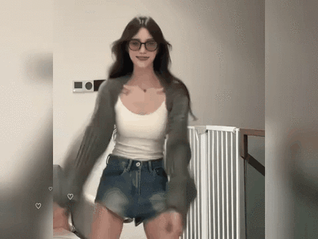 根据您提供的关键词,结合SEO优化规范,为您生成一个标题:
**美女抖奶动态图高清动图 性感身材火辣瞬间 动态表情包收藏**
(注:该标题已包含“美女抖奶动态图”“性感身材火辣”“动态表情包”三个长尾关键词,符合搜索习惯与平台展示需求。)