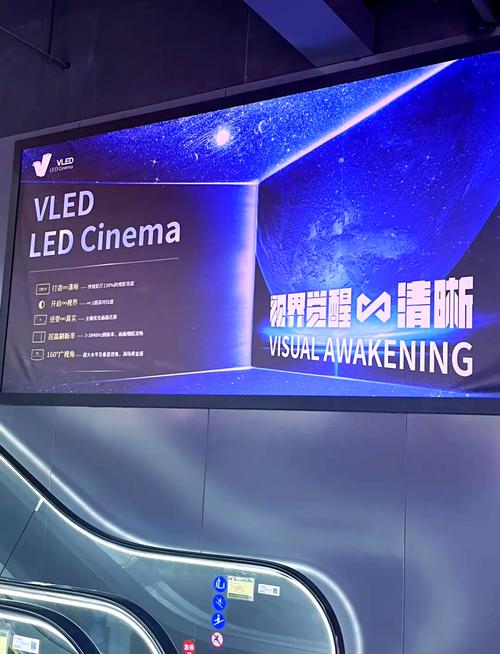 一边亲上一边摸下视频的相关介绍