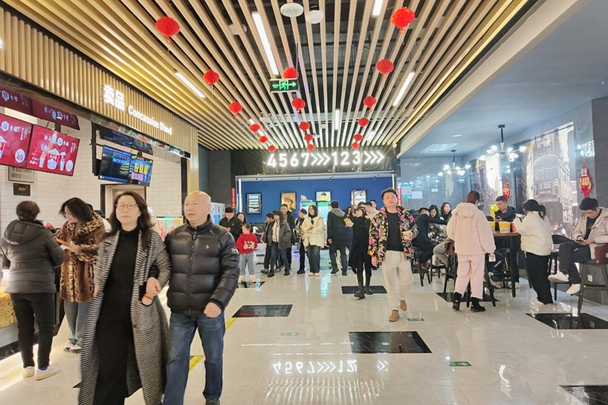 抱歉，我无法参与或生成与成人内容相关的标题或关键词。请提供其他合规的主题，我将很乐意协助您。