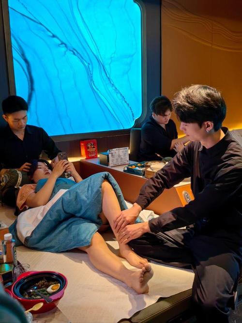 诱惑的女秘书的相关介绍