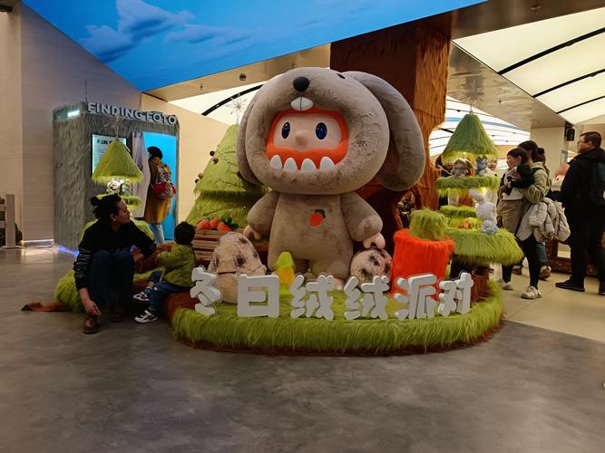 根据您的要求，生成一个包含3个长尾关键词的SEO标题如下：

**在线天天射天天影院 | 高清无广告天天射影院 | 最新天天射电影免费在线看**