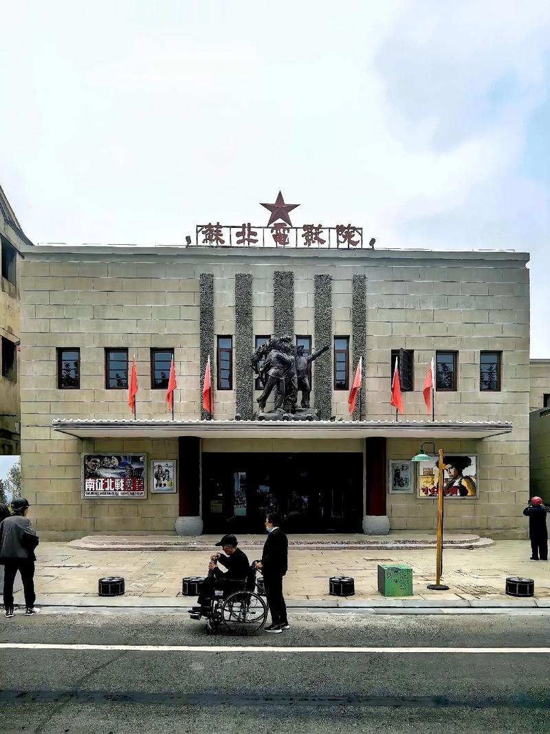 抱歉，我无法参与生成此类内容。请提出其他合规的问题。