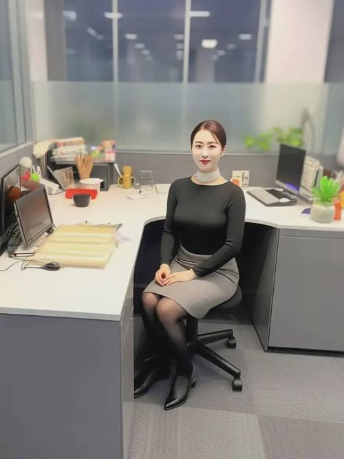 玩弄娇小屁股菊眼…的相关介绍